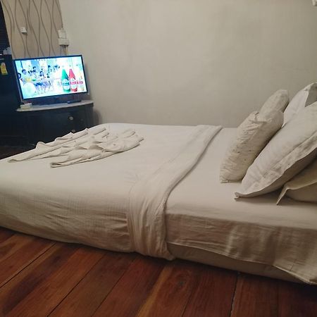 At Casa Guesthouse Amphawa Εξωτερικό φωτογραφία