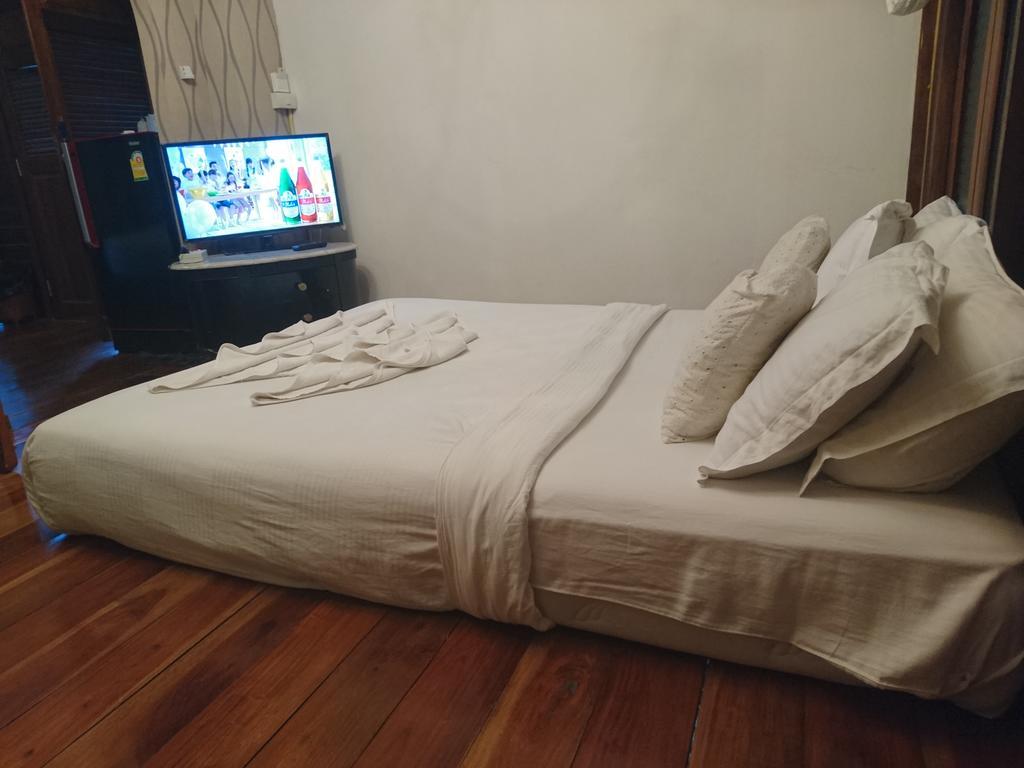 At Casa Guesthouse Amphawa Εξωτερικό φωτογραφία