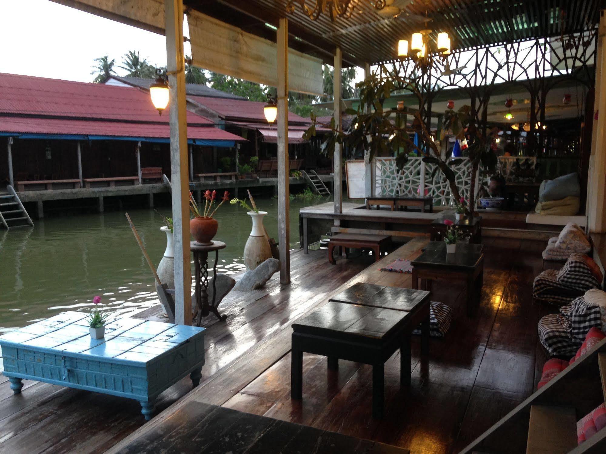 At Casa Guesthouse Amphawa Εξωτερικό φωτογραφία