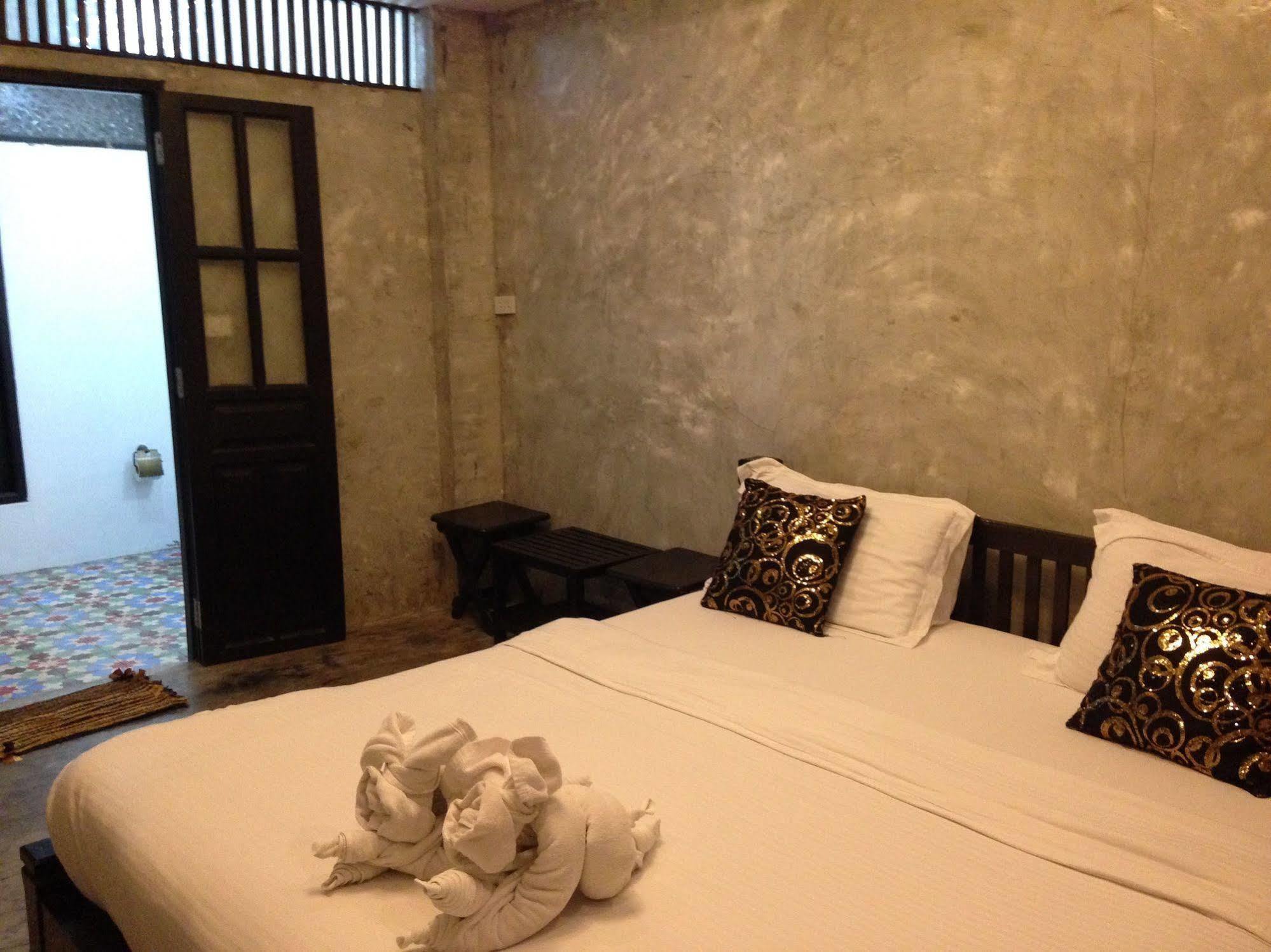 At Casa Guesthouse Amphawa Εξωτερικό φωτογραφία